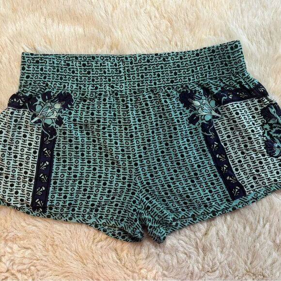 Urban Outfitters ecote  Teal and Black Patterned High Waist Shorts - Picture 1 of 4